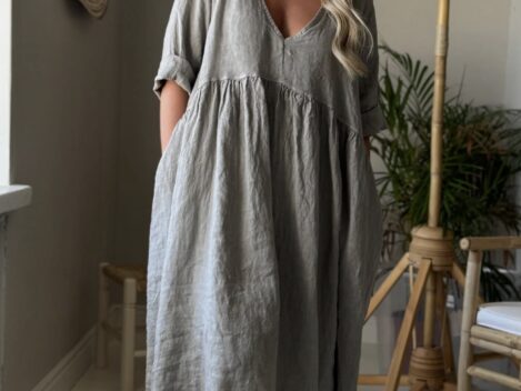 Leinenkleid Sarine, taupe, von Bypias